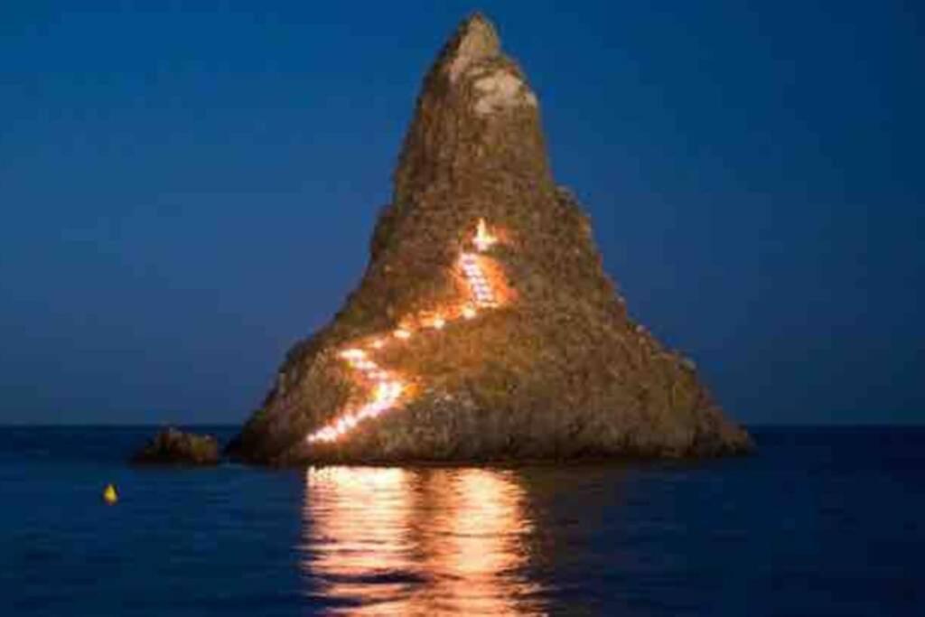 Malavoglia Suite 18 Aci Castello Eksteriør bilde