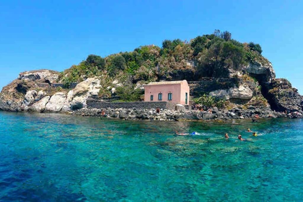 Malavoglia Suite 18 Aci Castello Eksteriør bilde